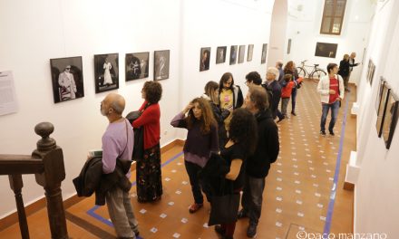 MOMENTS inaugura en el Ateneo de Málaga “Damas del Flamenco” y “Don Gregorio” (Chiquito de la Calzada).