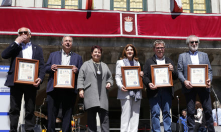 Nuevo Mester de Juglaría nombrados hijos predilectos de Segovia.